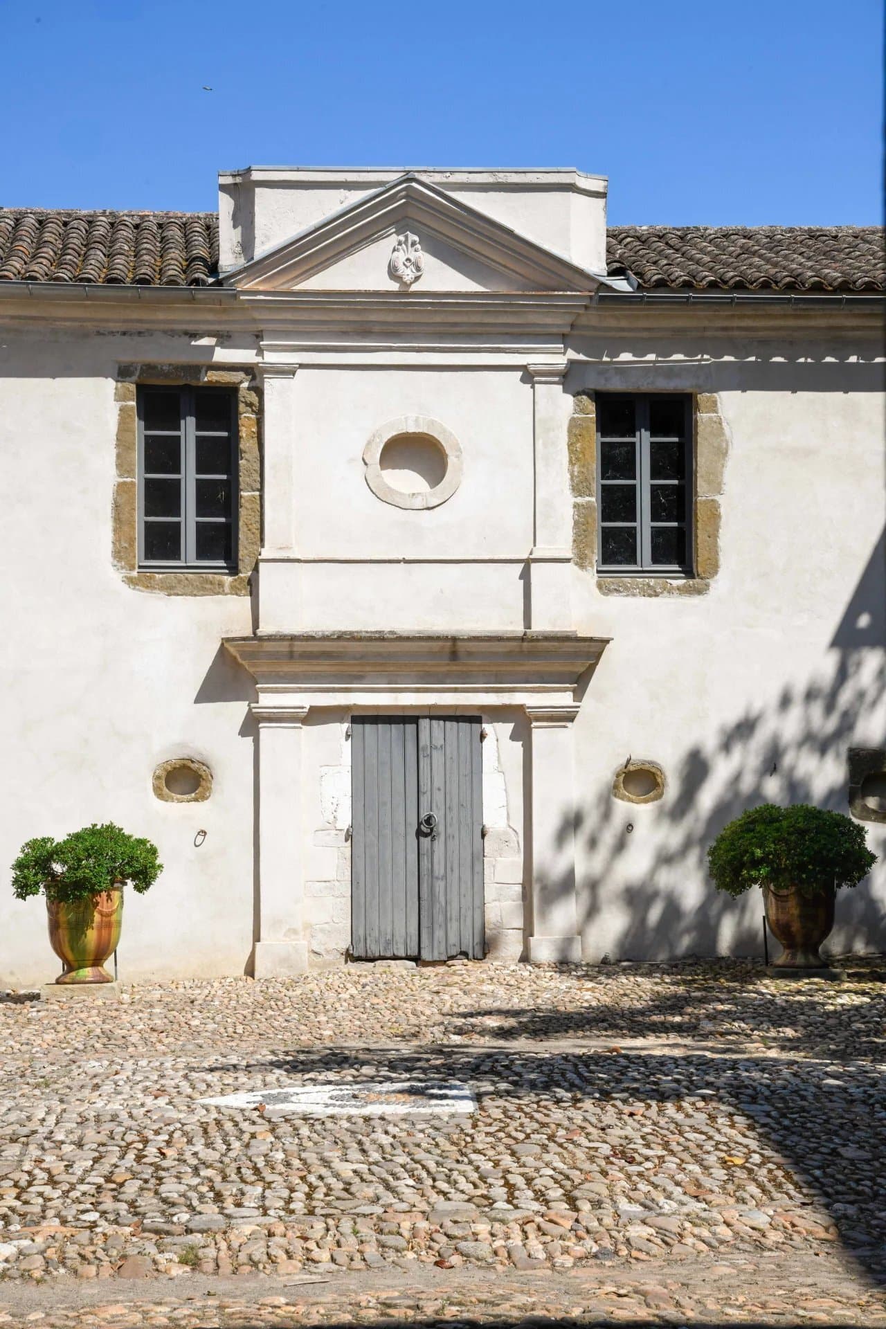 Historic 14th Century Château With Extensive Reception Rooms And 7 Hectare Park 2