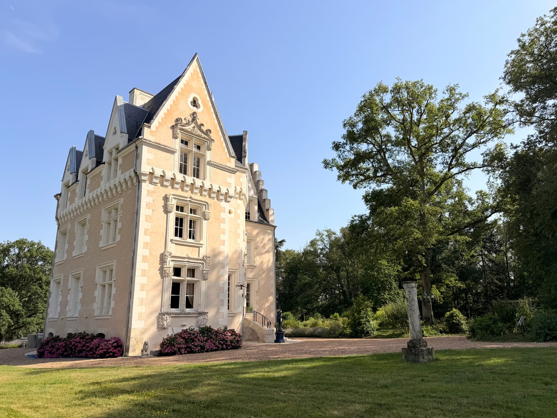 Renovated Castle with Swimming Pool and Terrace 4