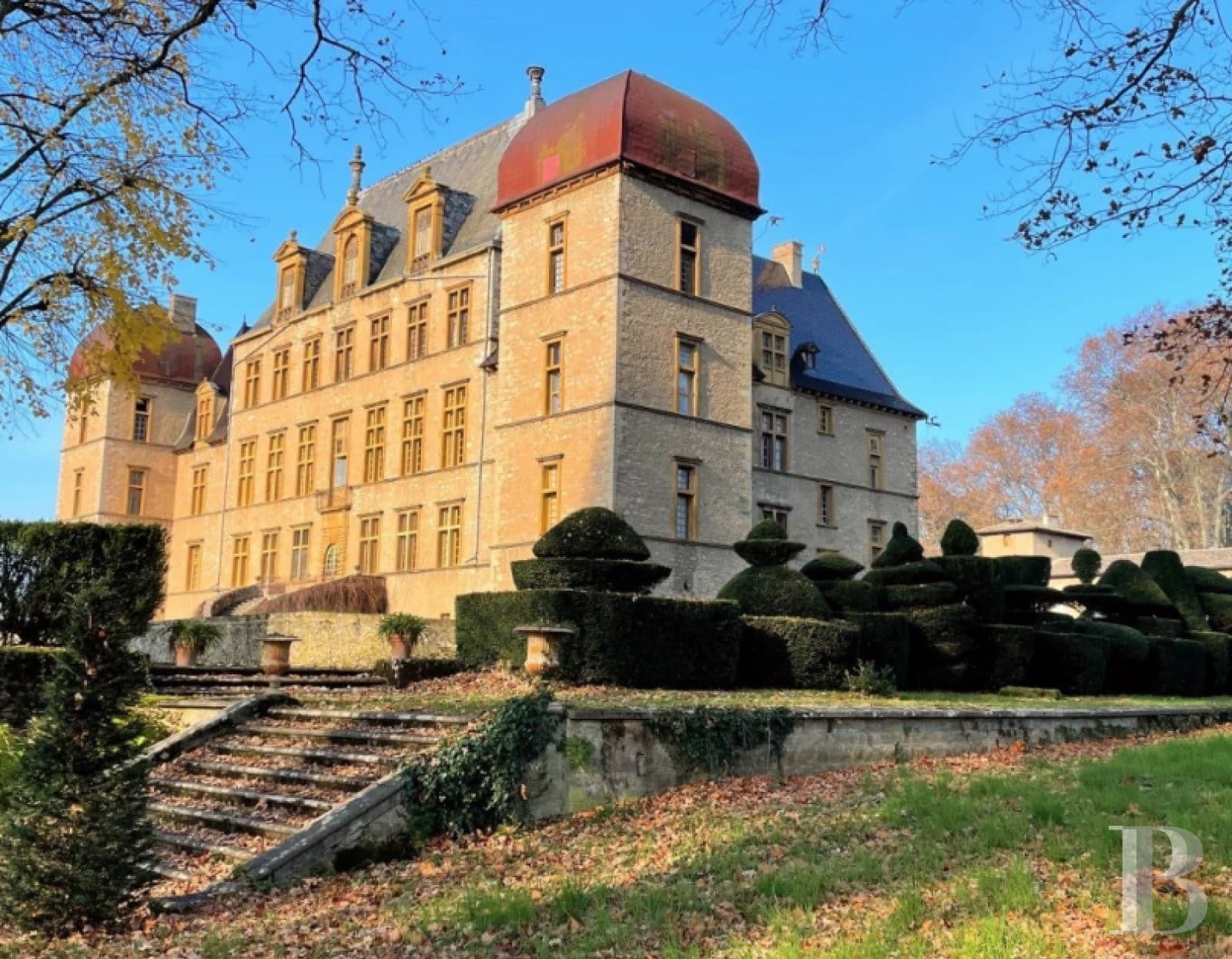 Historic 17th Century Château With 39 Hectares And Unique Features — Château for sale in France