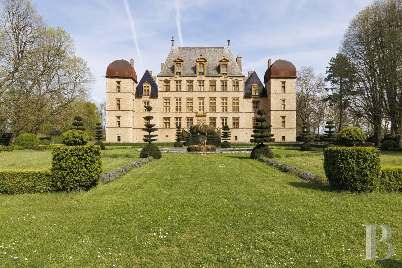Historic 17th Century Château With 39 Hectares And Unique Features 3