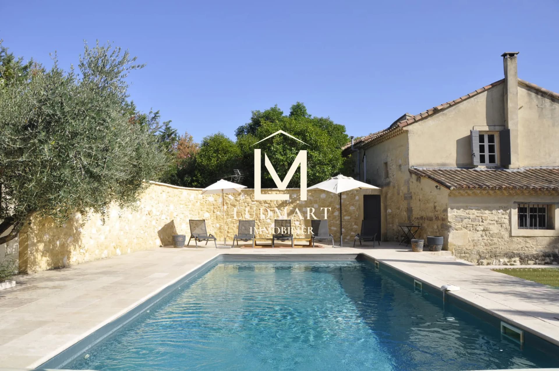 Charming Olive Oil Estate With Farmhouse And Pool Near Avignon 3