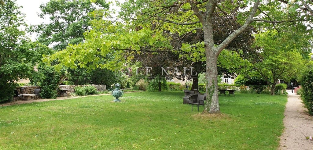 13th Century Château With Event Hosting Potential Near Mâcon 4