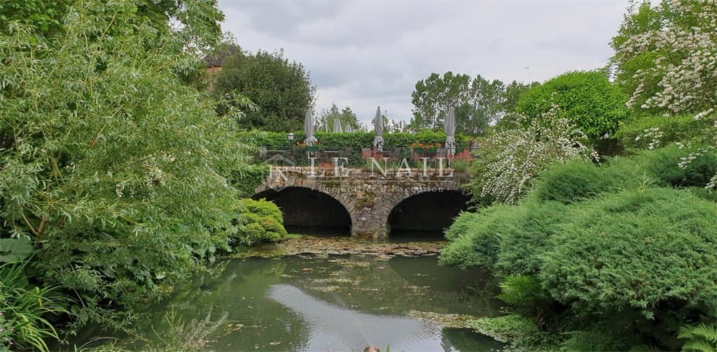 13th Century Château With Event Hosting Potential Near Mâcon 5