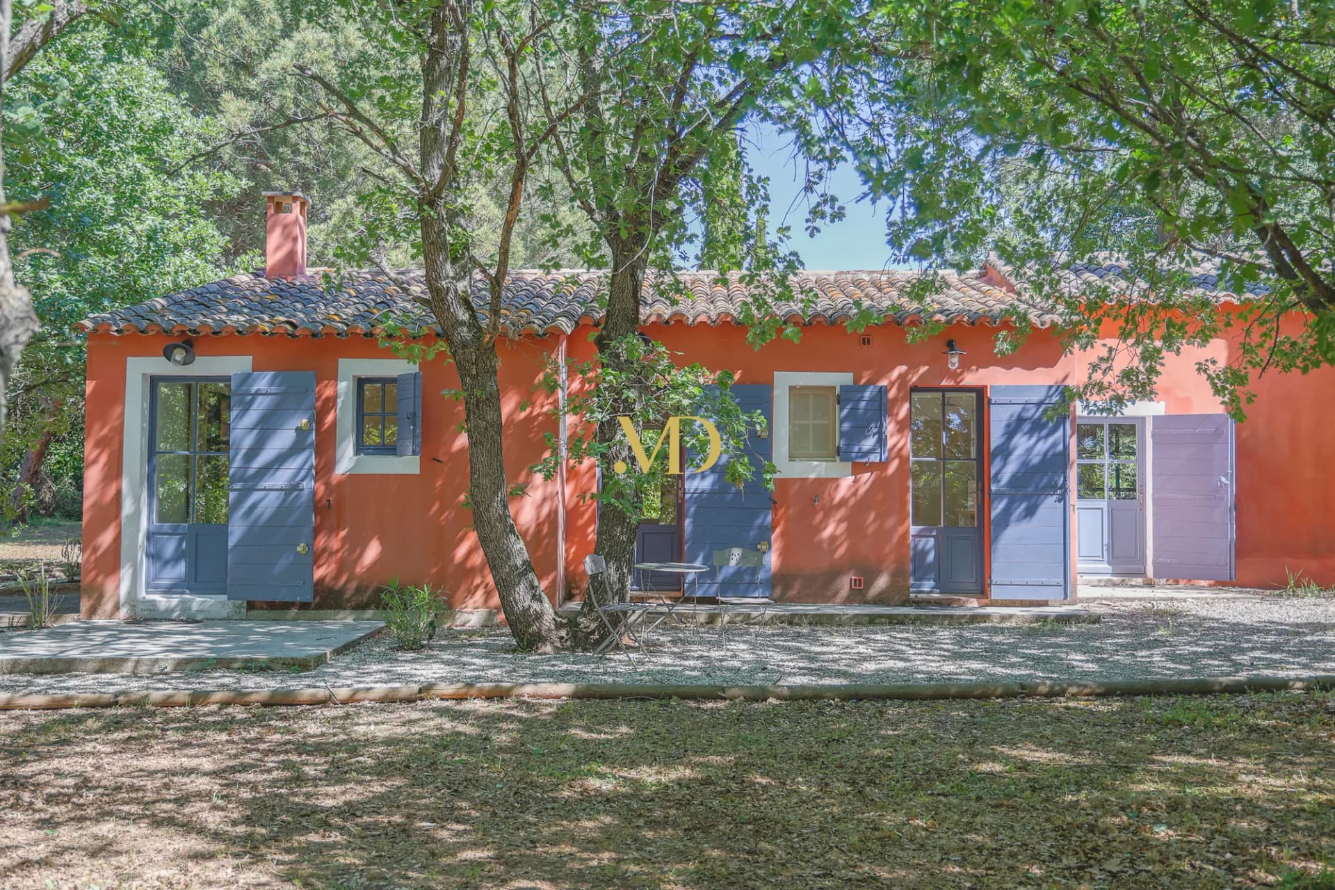 Elegant Provençal House With Heated Pool And Landscaped Gardens
