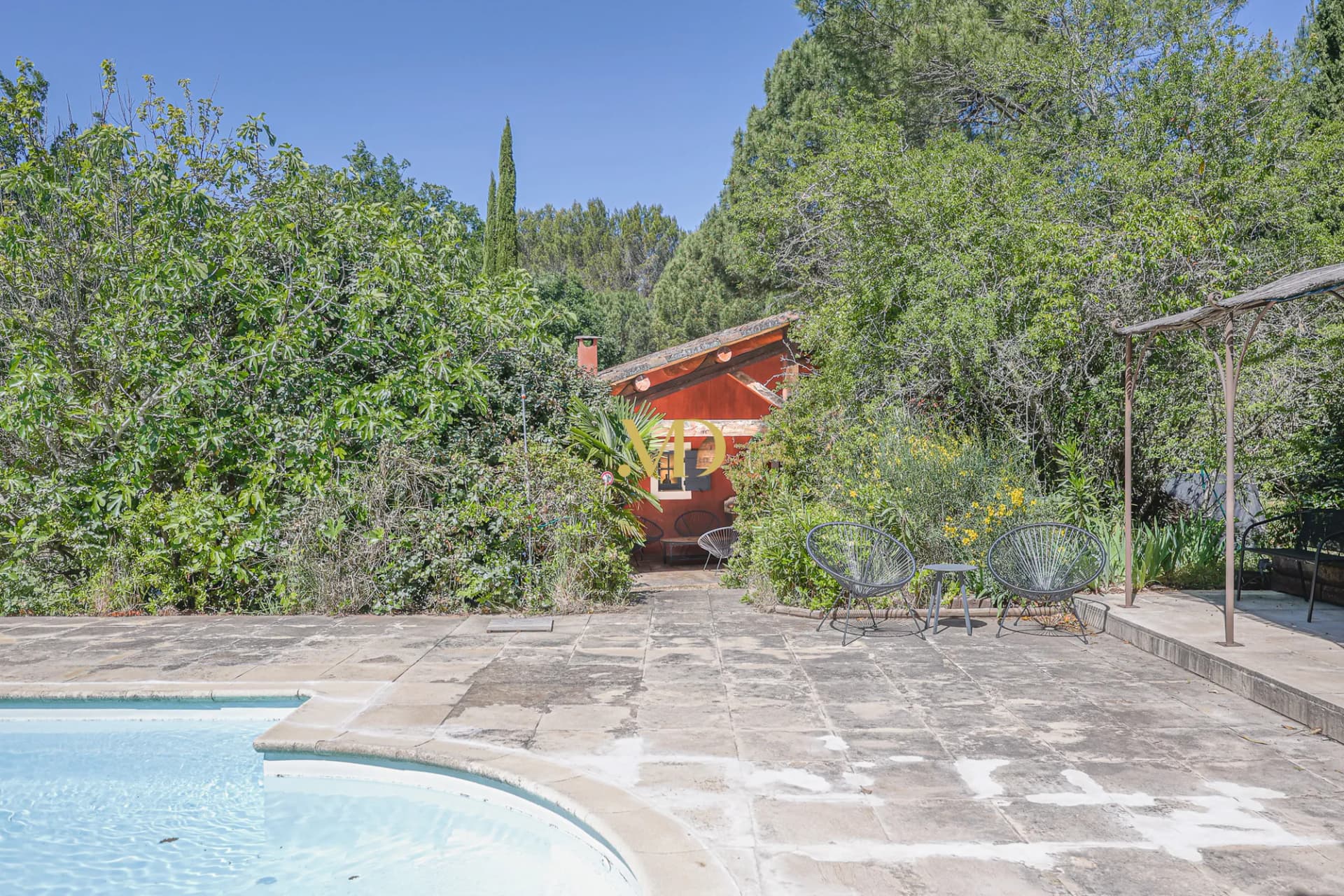 Elegant Provençal House With Heated Pool And Landscaped Gardens 5