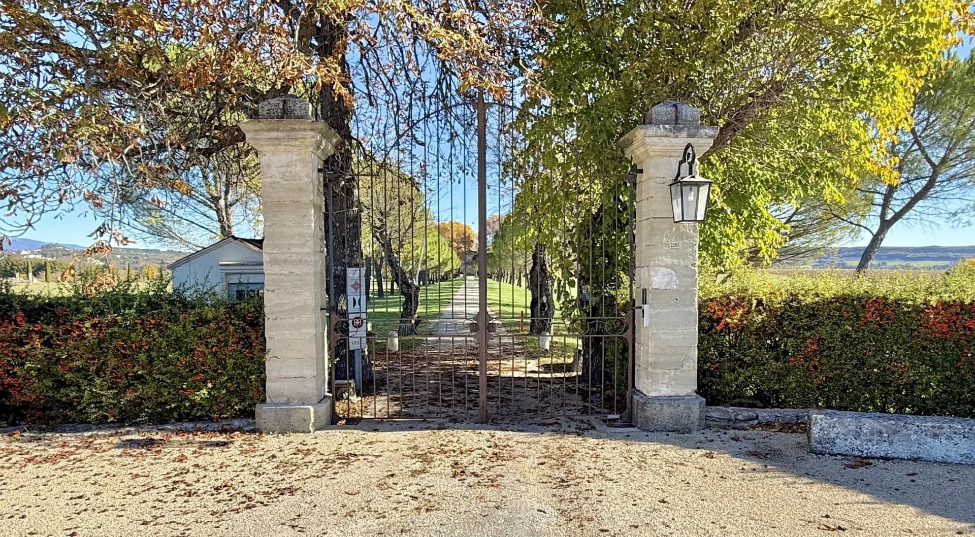 Exceptional Castle in Provence with 8 Bedrooms and 14 Hectares of Park 3