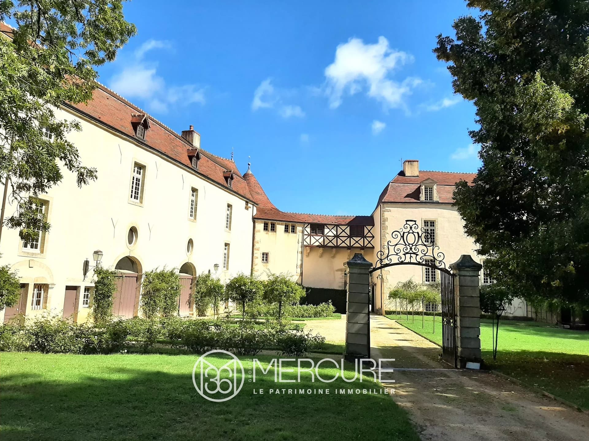 Exceptional 16th to 18th Century Château With Indoor Pool And Historic Features 3