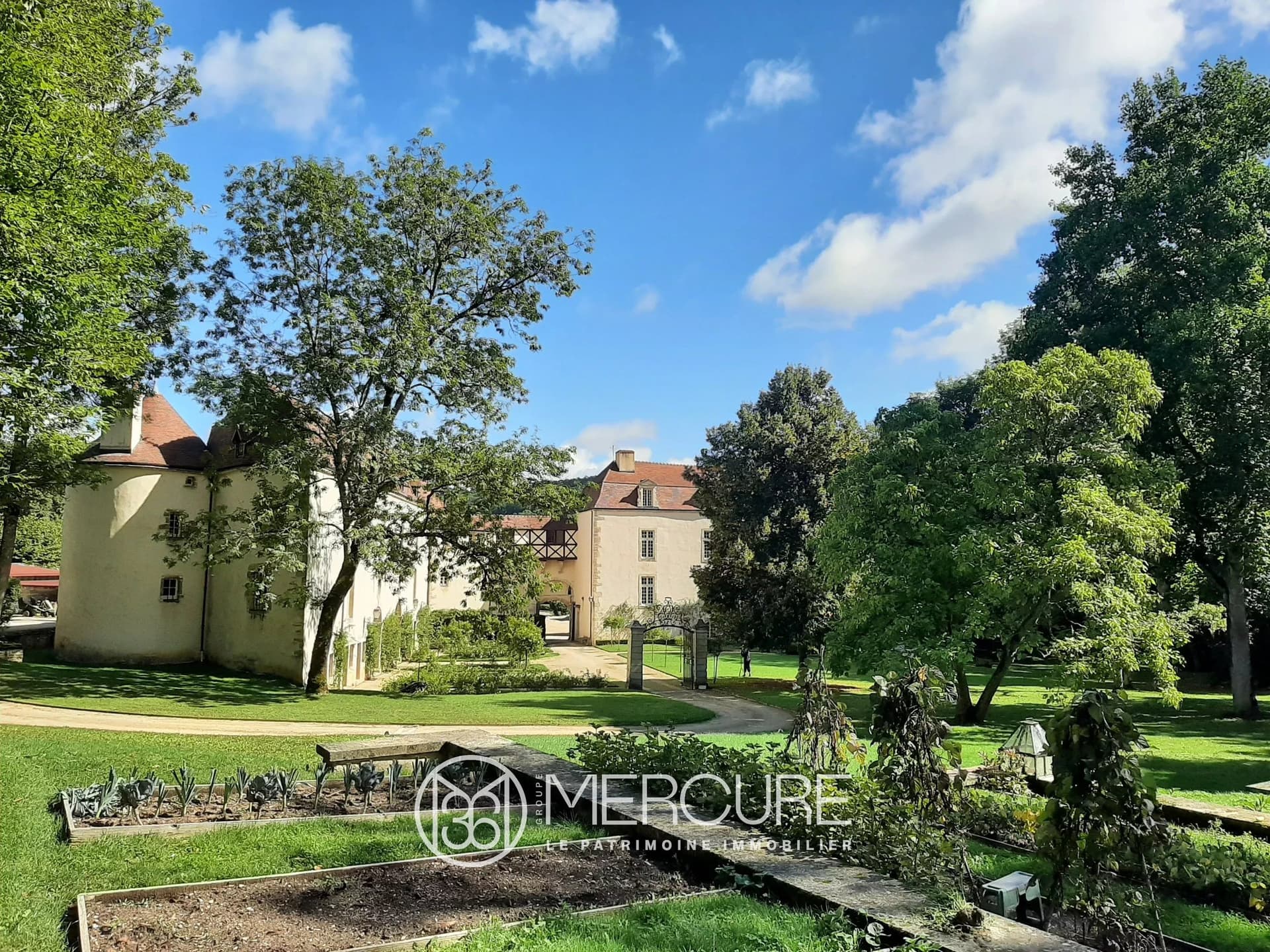 Exceptional 16th to 18th Century Château With Indoor Pool And Historic Features 5
