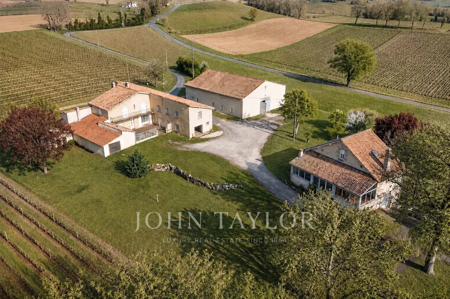 Château Moya 320.0 Sqm Wine Estate With Panoramic Views