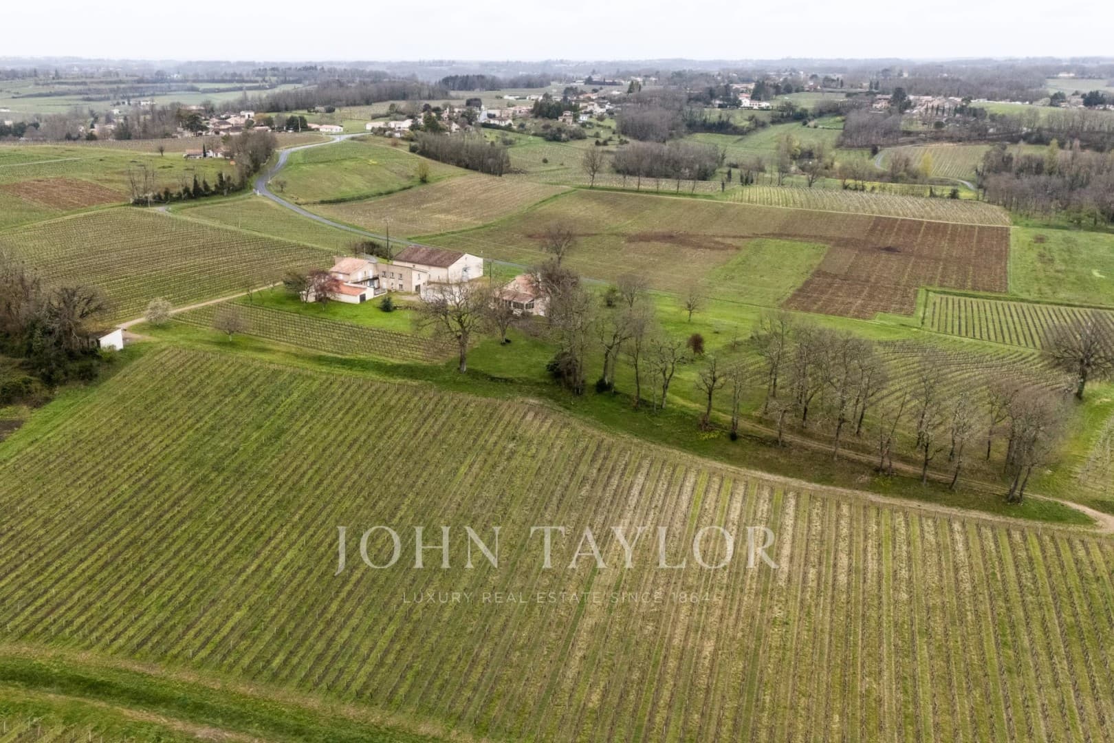 Château Moya 320.0 Sqm Wine Estate With Panoramic Views 4