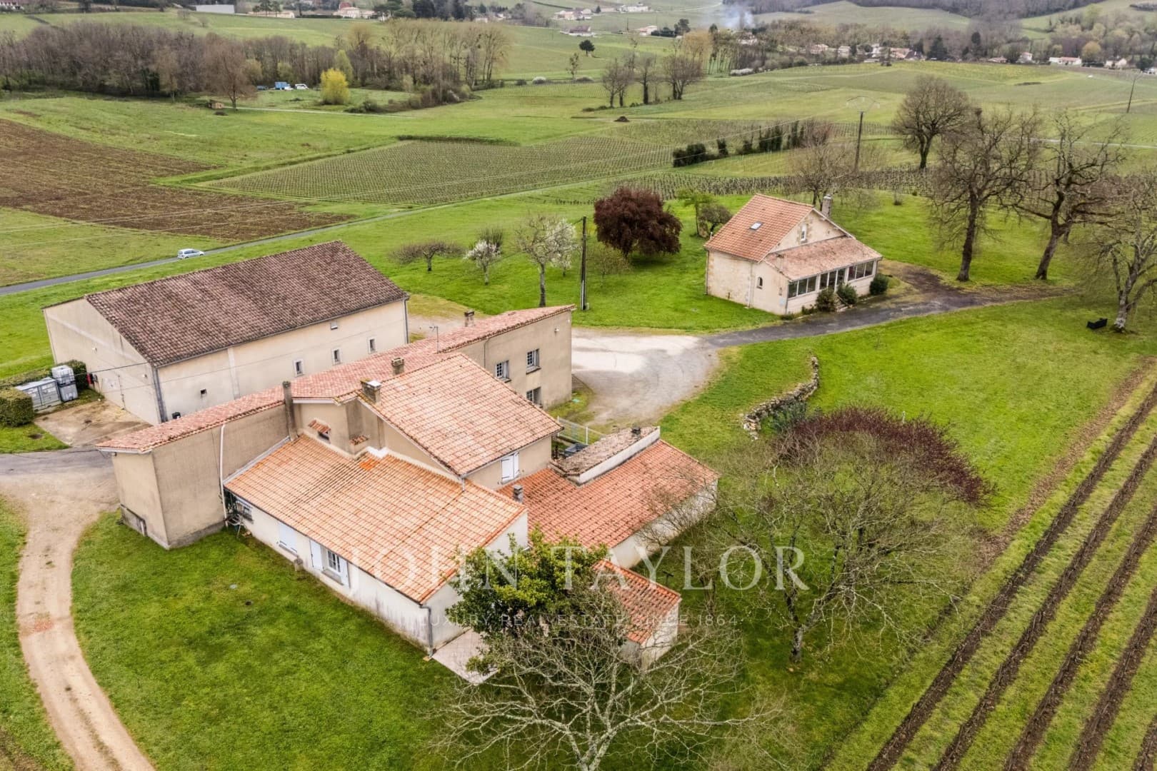 Château Moya 320.0 Sqm Wine Estate With Panoramic Views 5
