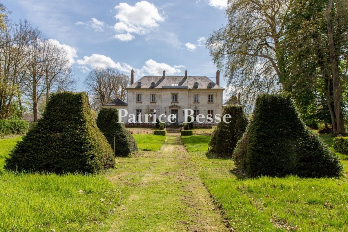 18th Century Mansion With Parkland And Swimming Pool Near Baie De Somme — in Somme, France