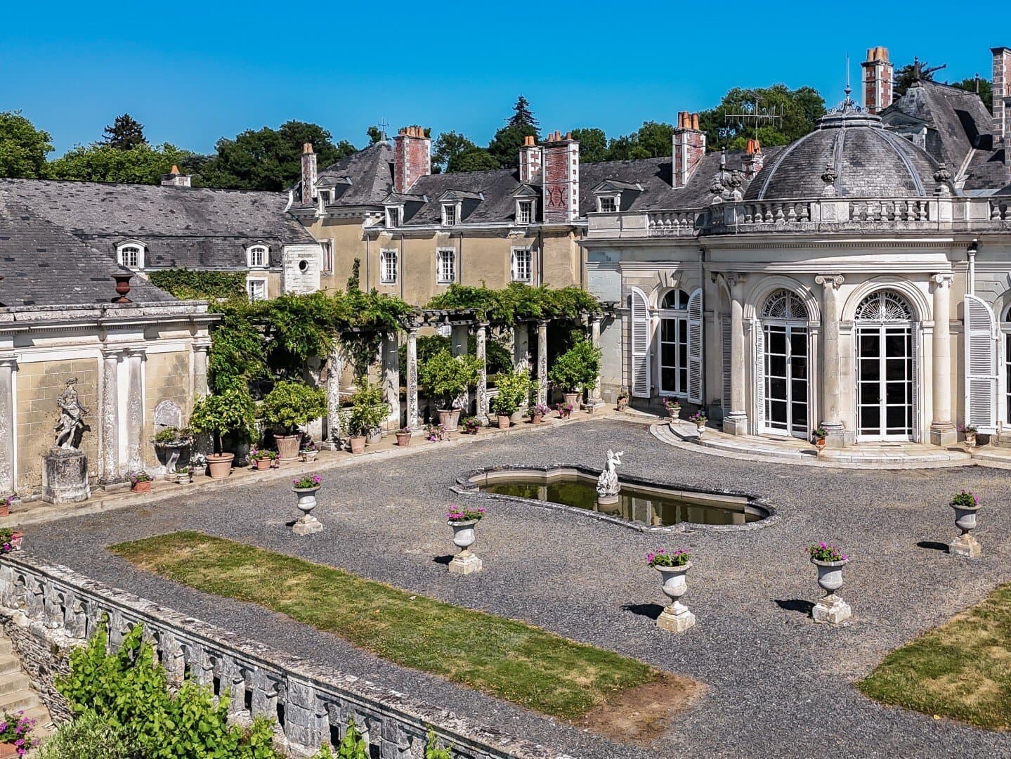Exceptional 18th Century Château With Private Racecourse And Magnificent Park 3