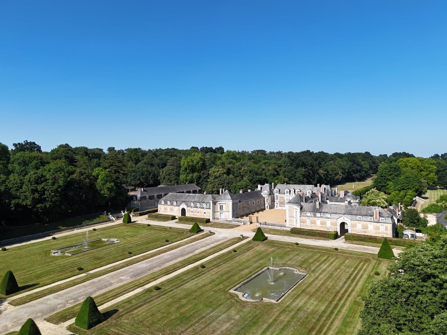 Exceptional 18th Century Château With Private Racecourse And Magnificent Park 4
