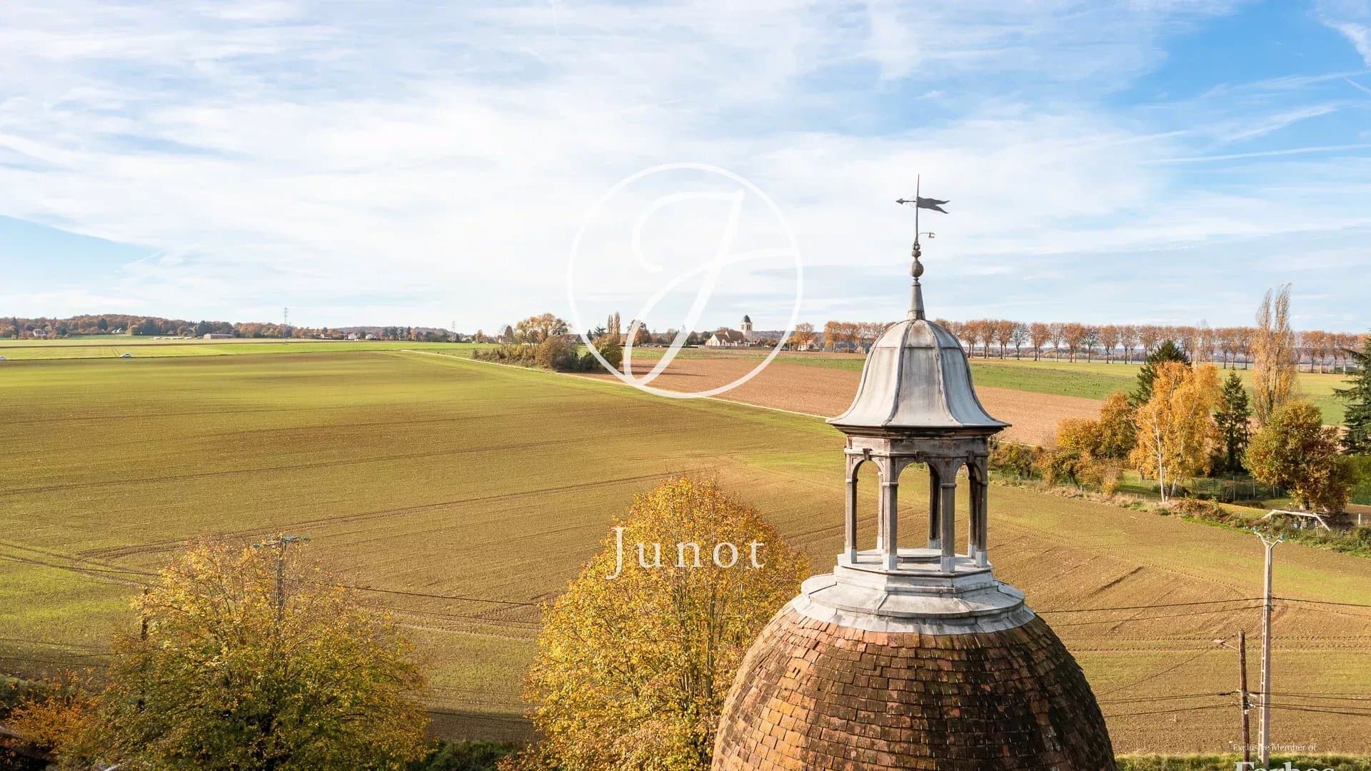 Elegant 18th Century Château With Park, Pool, And Tennis Court 3