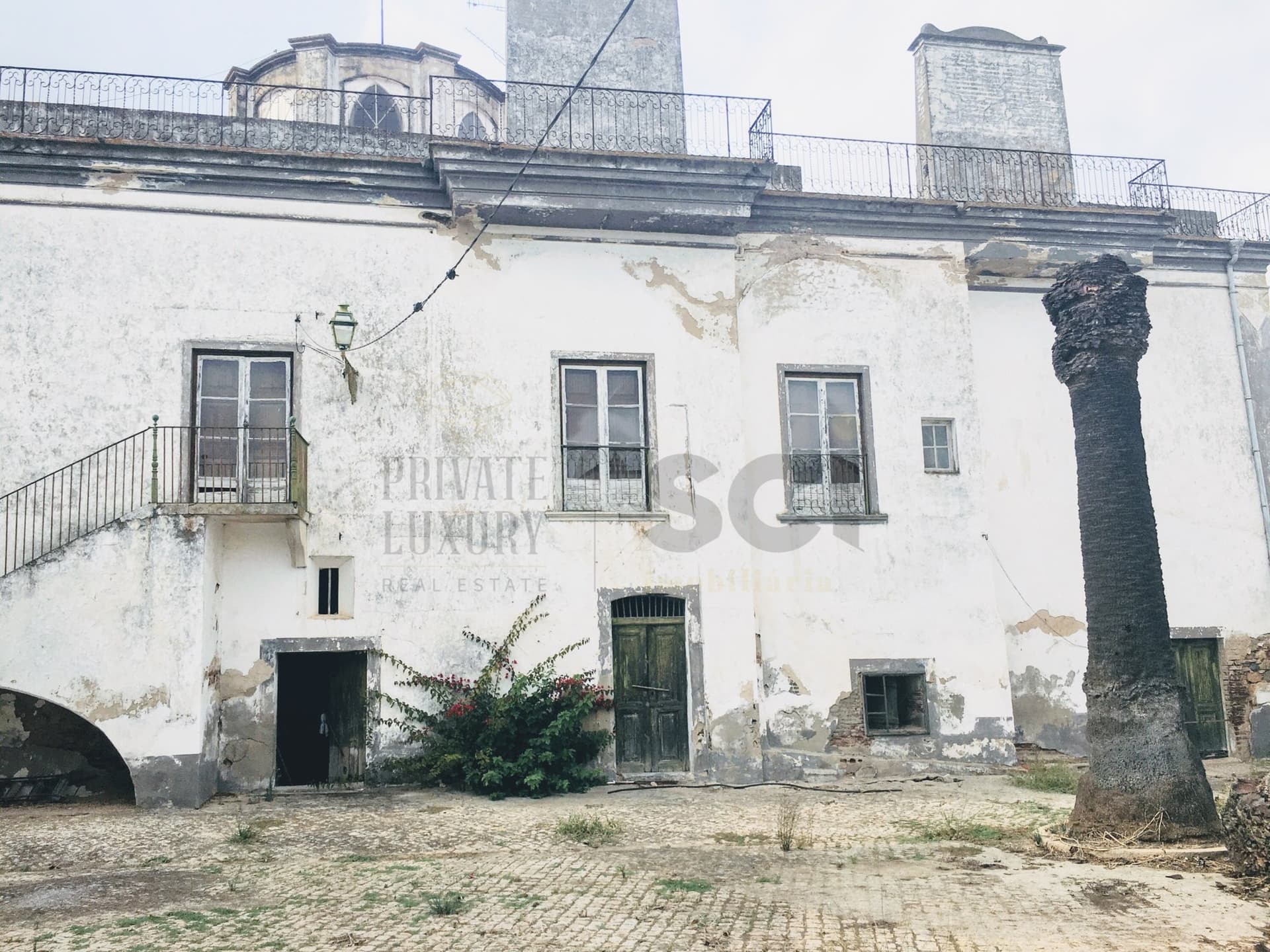 Castles for sale in Albufeira
