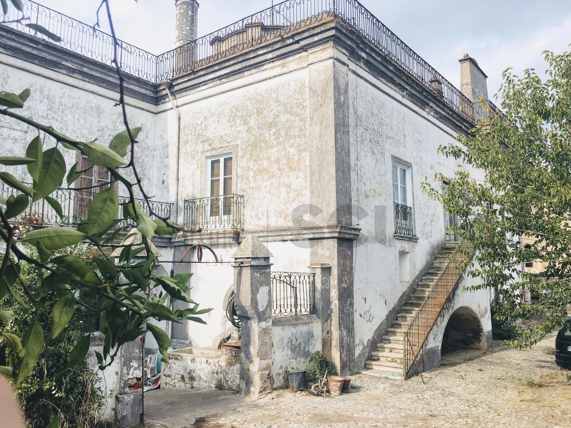 Elegant 9-Bedroom Château in Serpa, Portugal 4