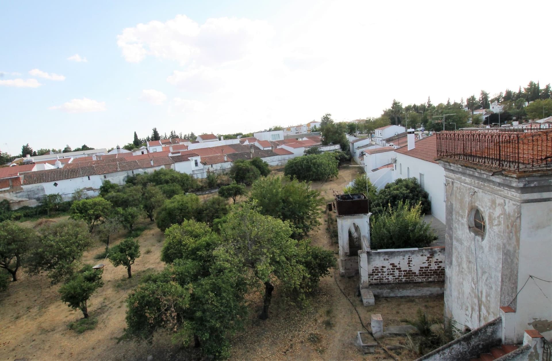 Elegant 9-Bedroom Château in Serpa, Portugal 3