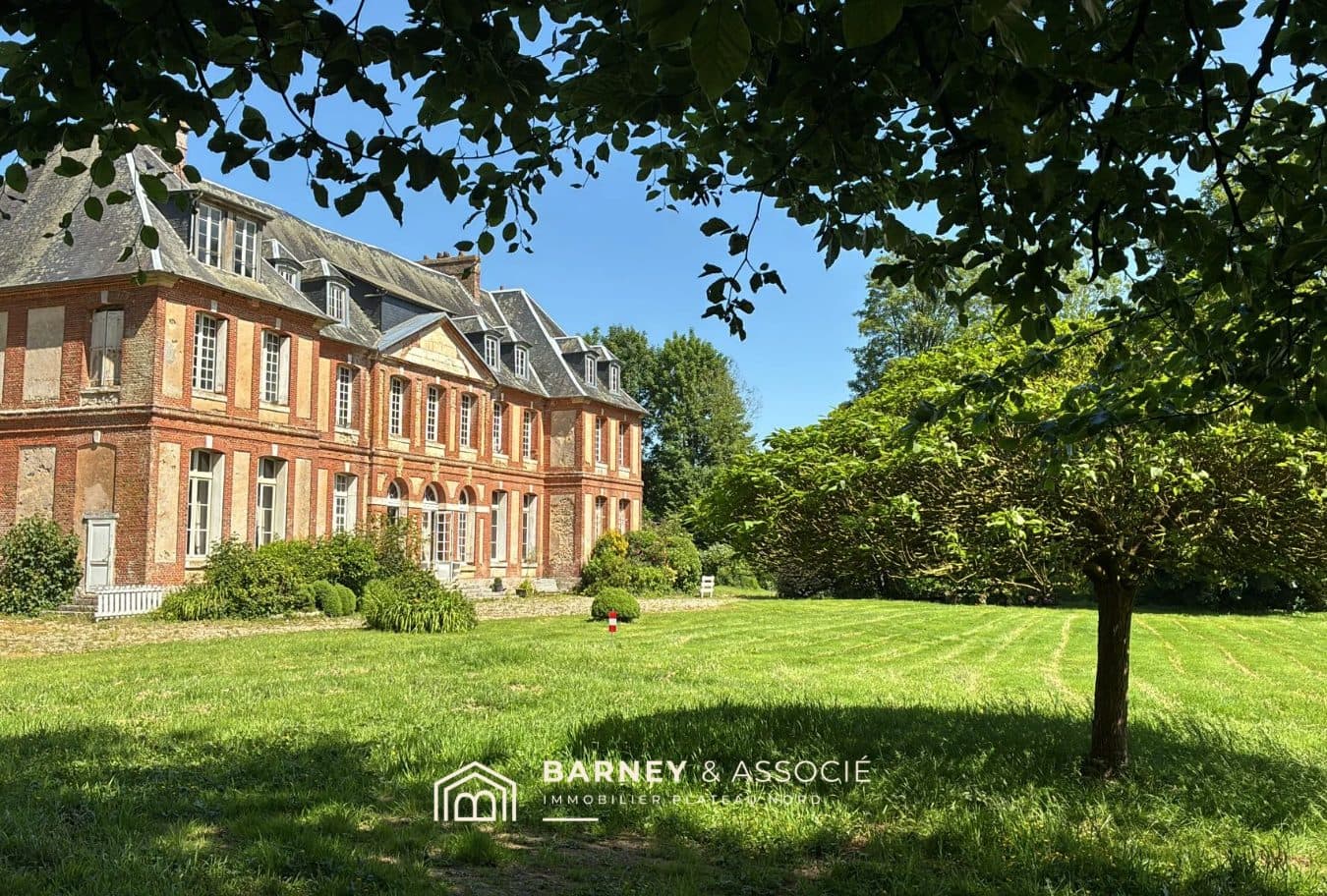 Charming 18th Century Castle with 1 Bedroom 2