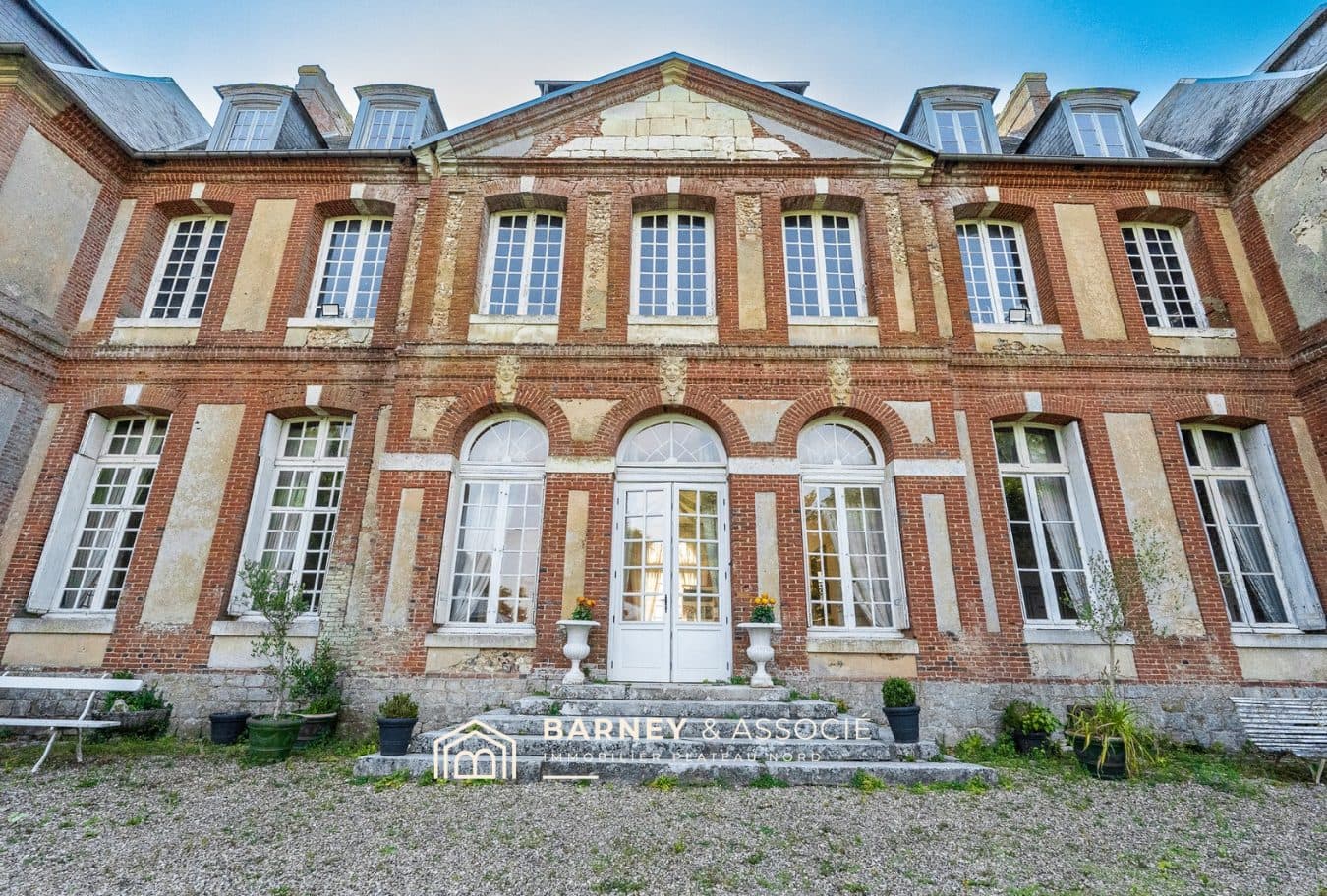Charming 18th Century Castle with 1 Bedroom 4