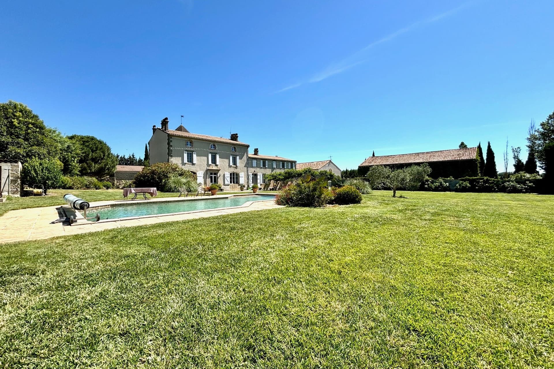19th Century Château With Vineyards And Swimming Pool 5