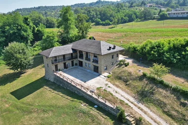 Charming Farmhouse With 34,000 Sqm Of Land In Belbo Valley 2
