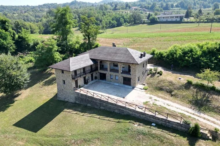 Charming Farmhouse With 34,000 Sqm Of Land In Belbo Valley 3