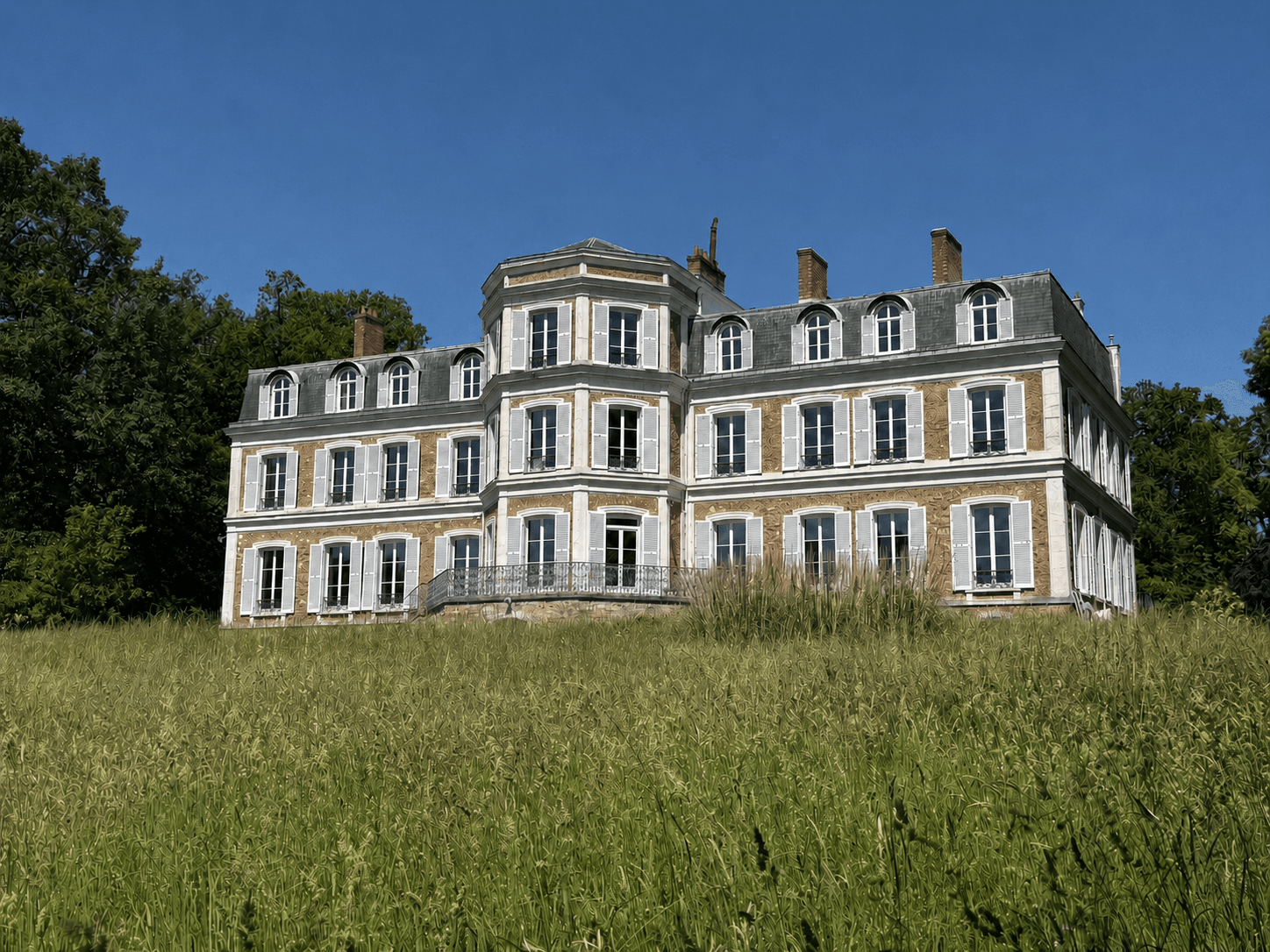 Spacious 19th Century Castle with Kitchen, Terrace, and Cellar