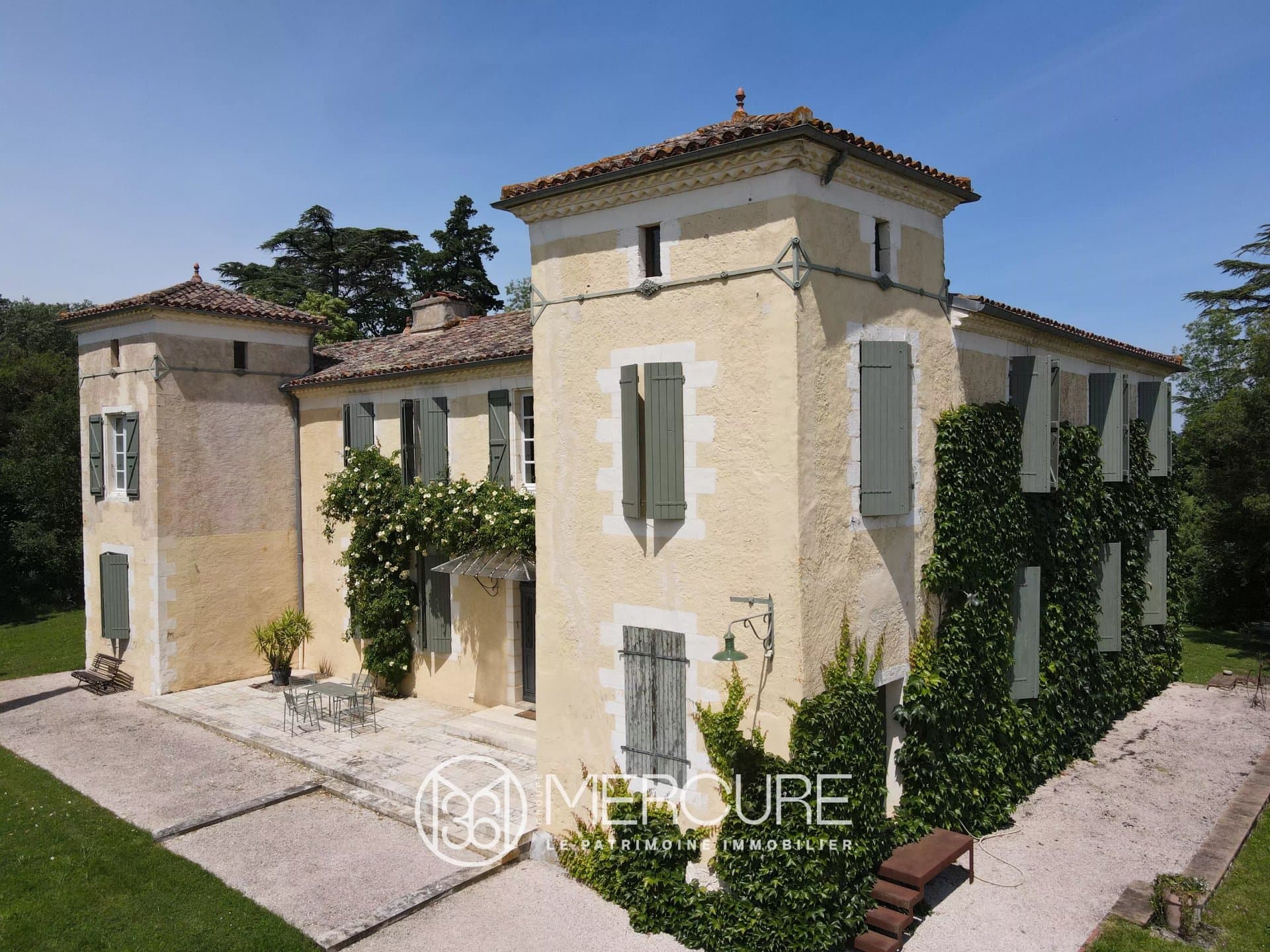 Château with 350 Sqm Living Space and 20 Hectares of Land
