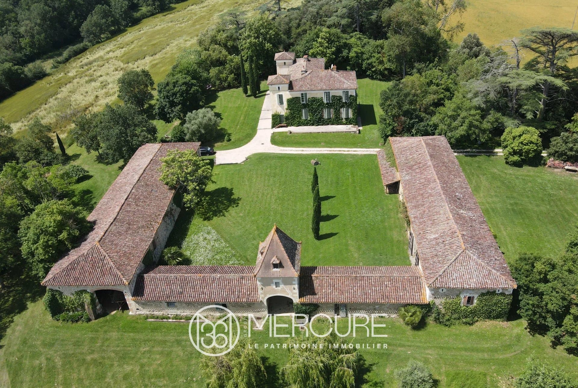 Château with 350 Sqm Living Space and 20 Hectares of Land 3