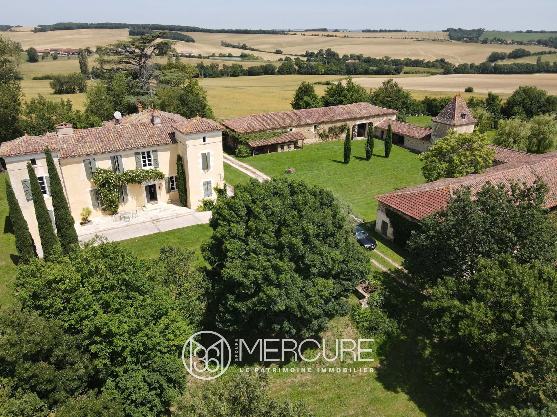 Château with 350 Sqm Living Space and 20 Hectares of Land 4