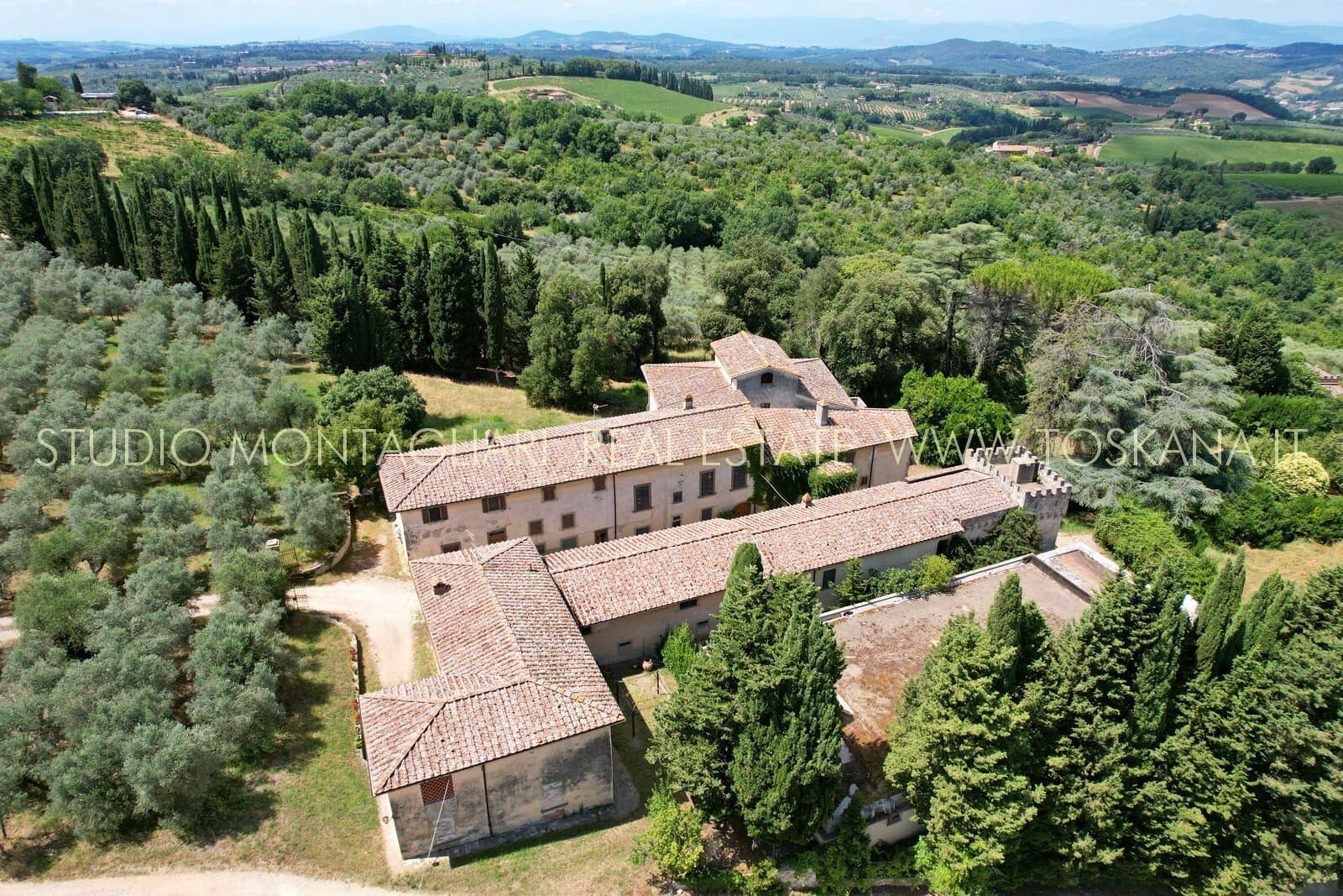 Ancient 12th Century Villa Fattoria With Vineyards And Olive Groves 3