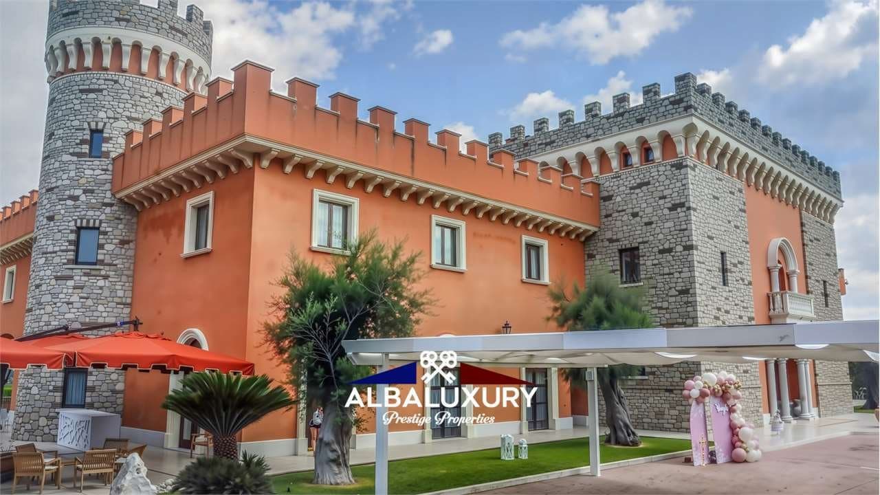 Magnificent Historic Property With Panoramic Views In Avellino 4