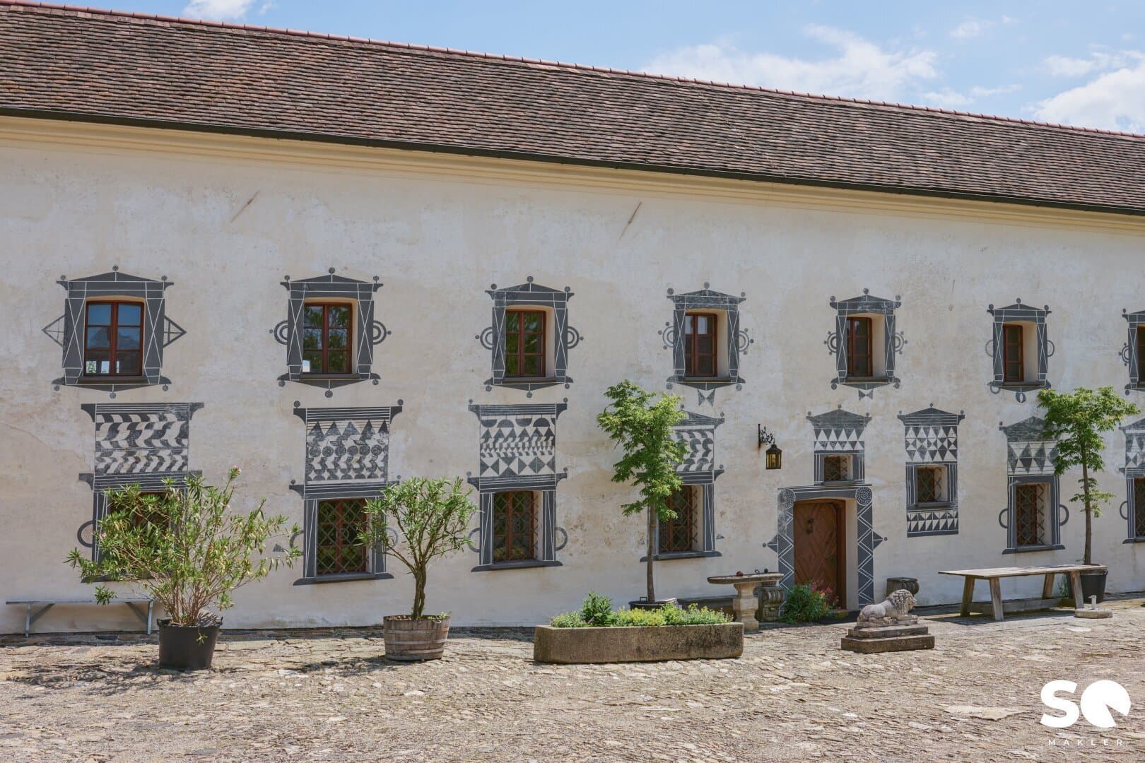 Historic Castle Complex With Modern Comforts And Energy Independence 3