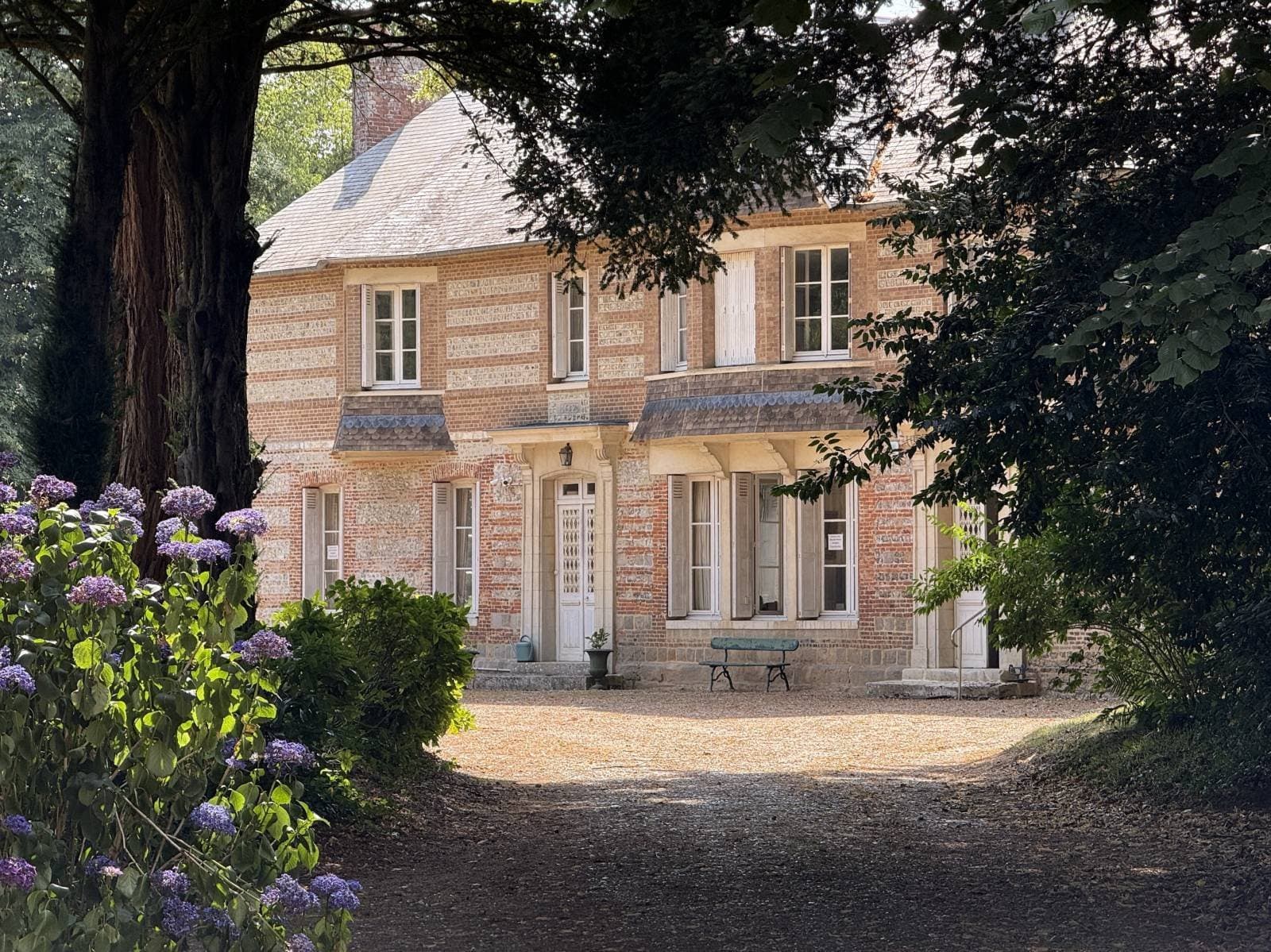 Elegant 17th Century Manor Surrounded By Park And Meadows Near The Alabaster Coast 2