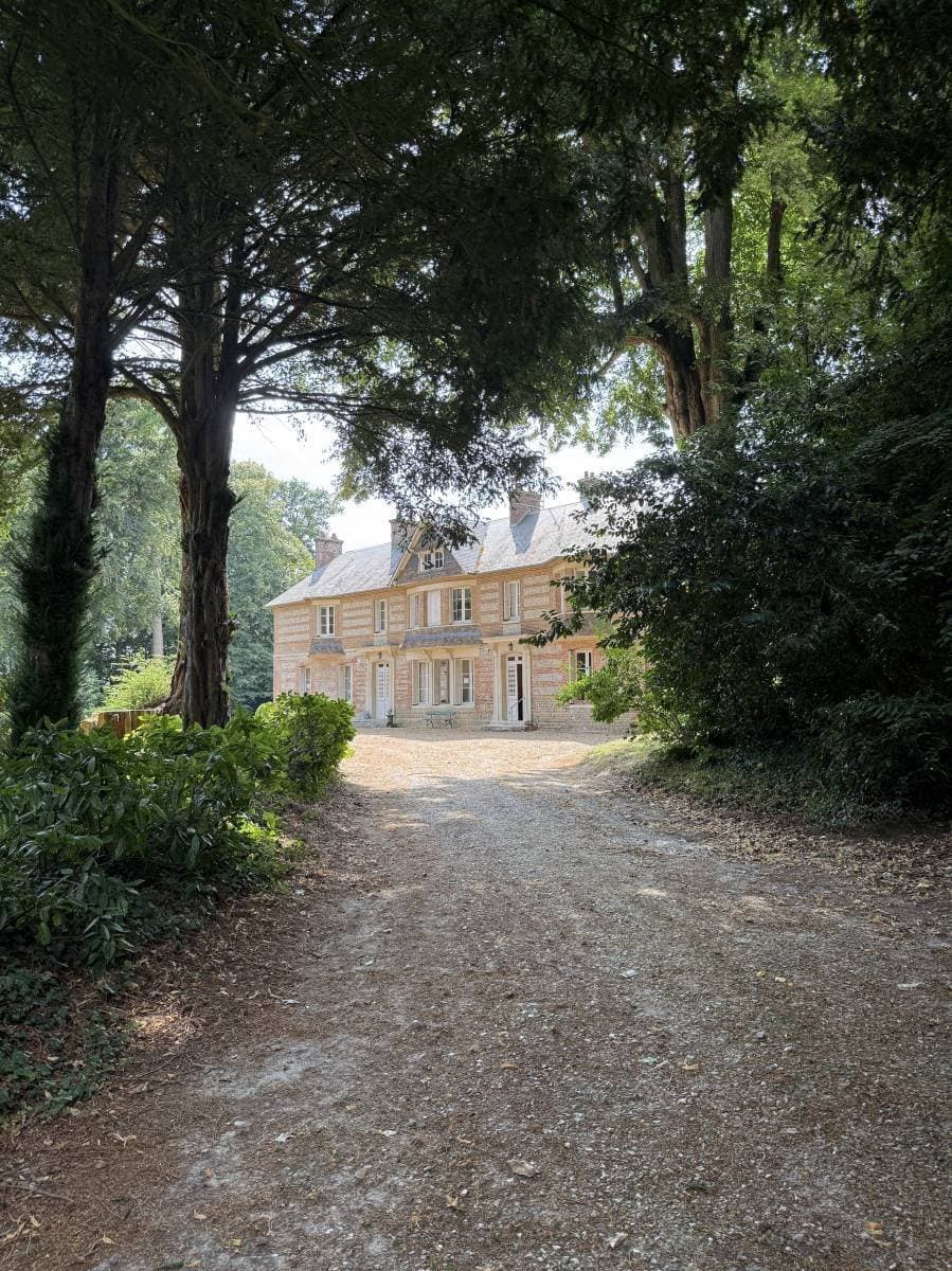 Elegant 17th Century Manor Surrounded By Park And Meadows Near The Alabaster Coast 5