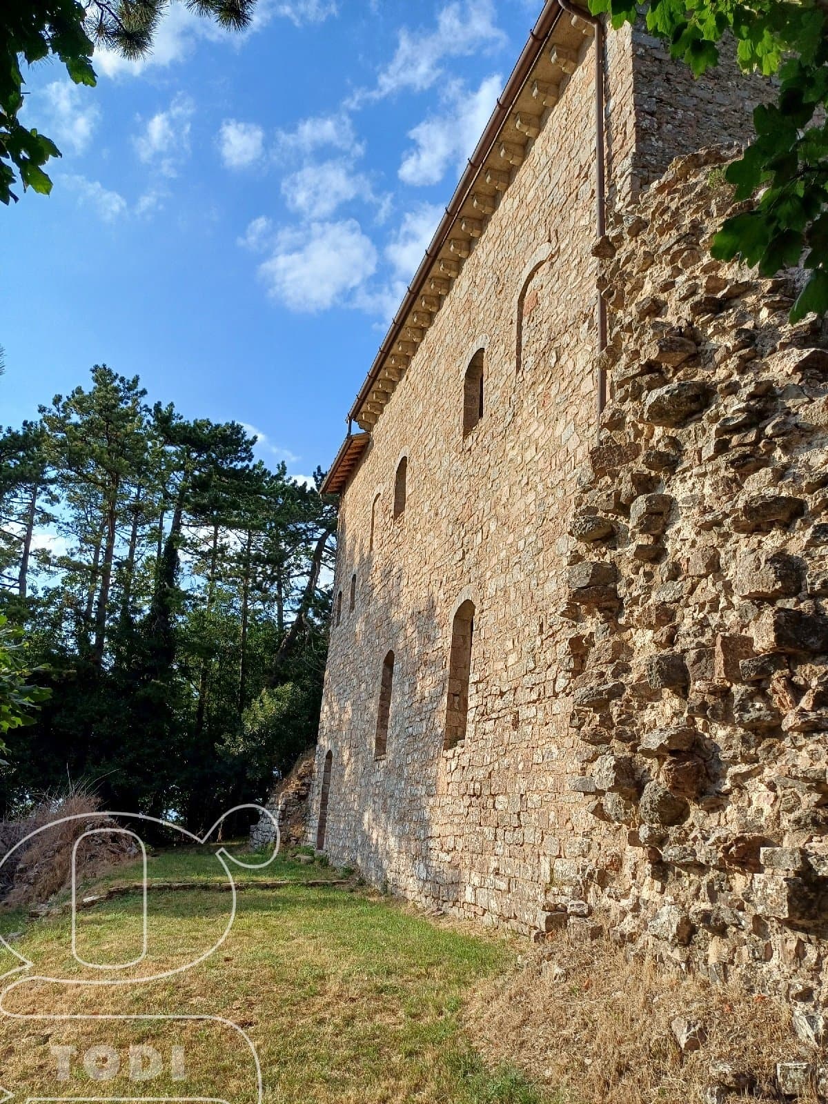Historic Abbey and Stone House Surrounded by 575 Acres of Nature 4