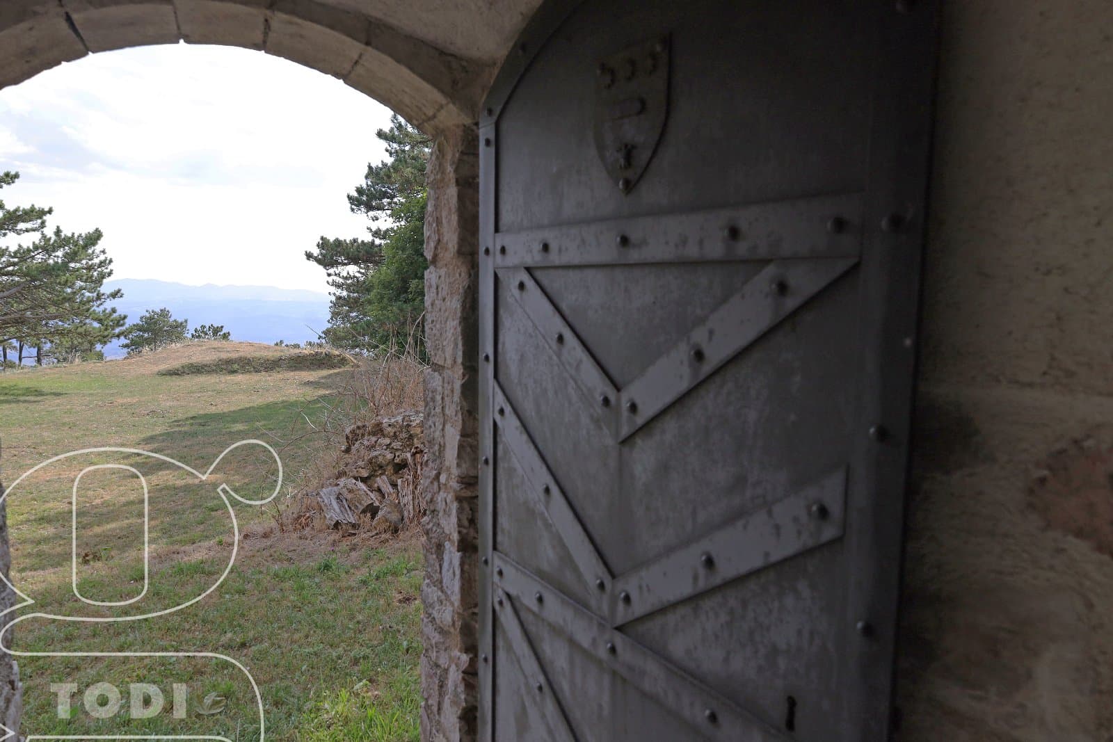 Historic Abbey and Stone House Surrounded by 575 Acres of Nature 3