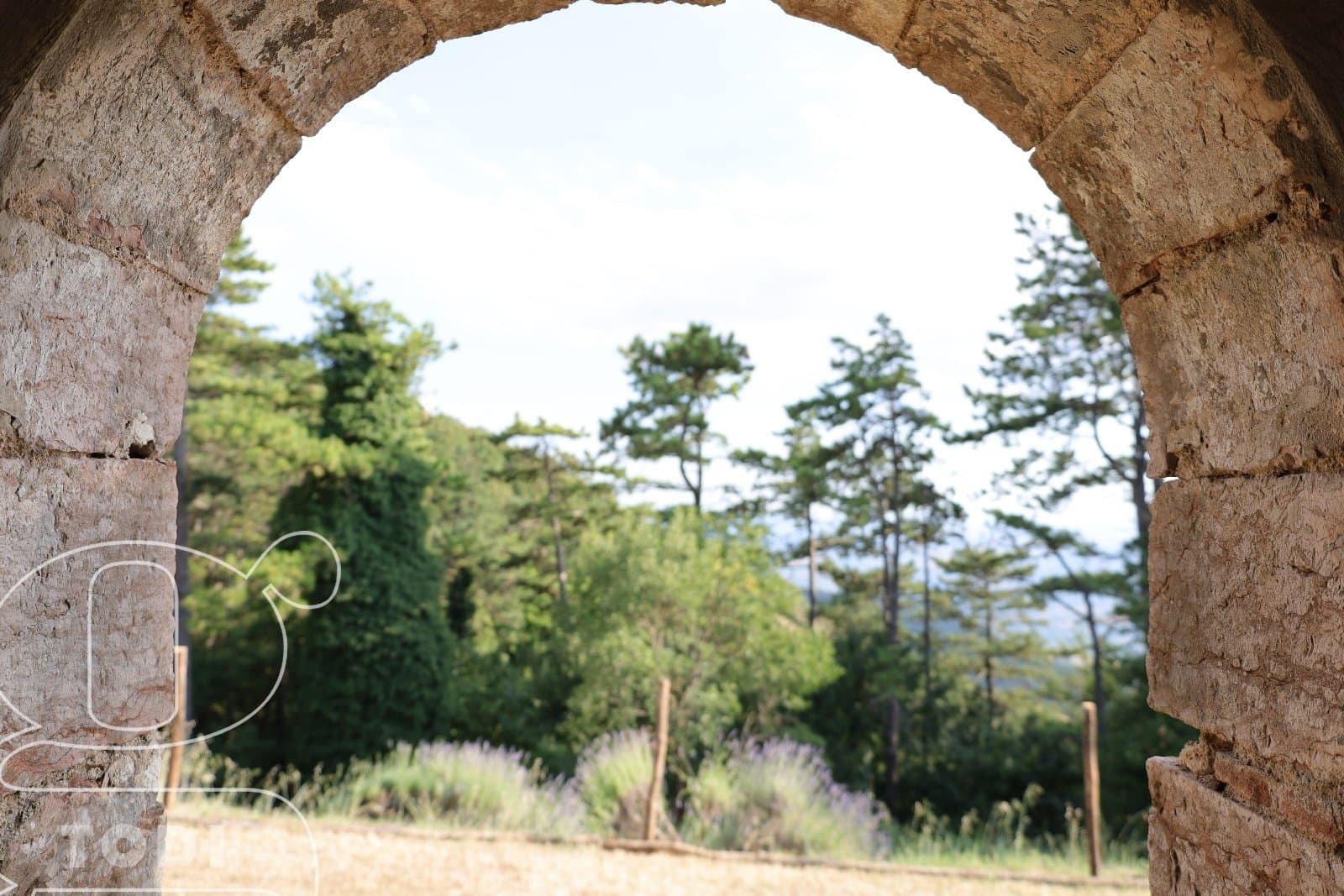 Historic Abbey and Stone House Surrounded by 575 Acres of Nature 4