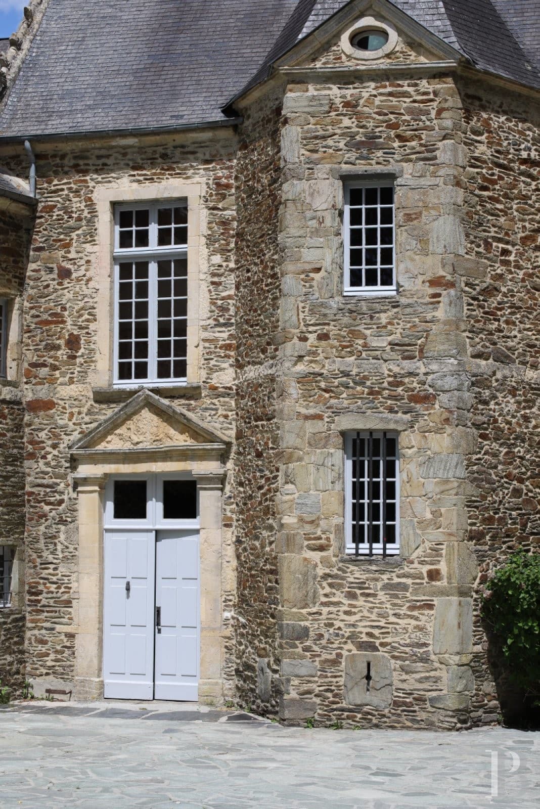 Historic Château Overlooking the Vire River — Château for sale