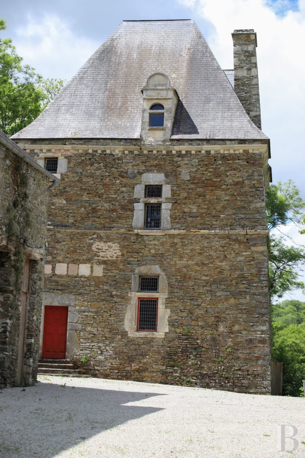 Historic Château Overlooking the Vire River 4