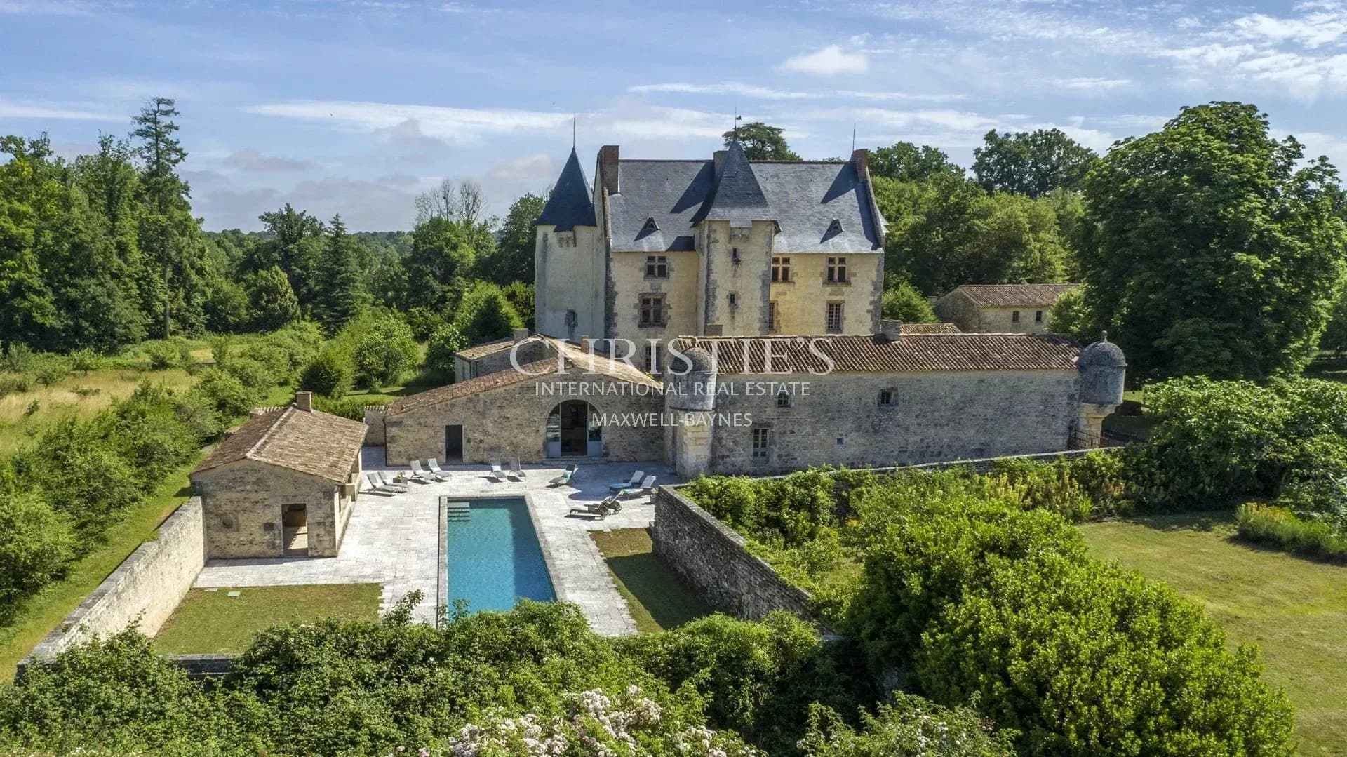 Historic 15th Century Château With 93 Hectares Of Private Land 5