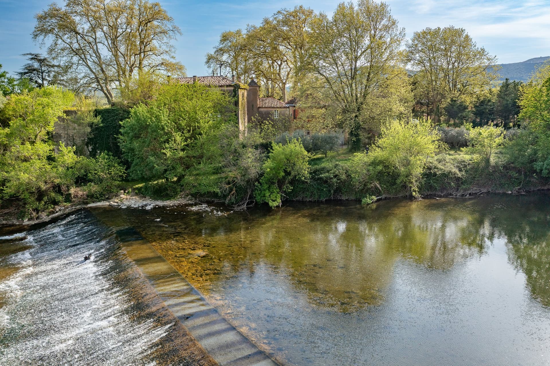 Stately 17th Century Castle With Swimming Pool And Outbuildings 3