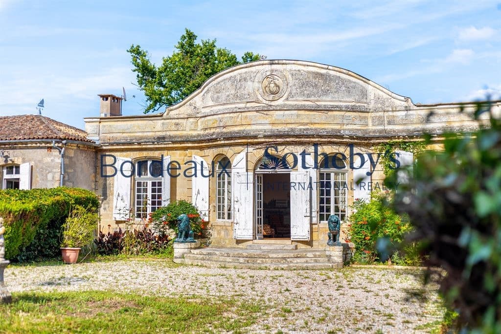 Historic XVIII° Chartreuse With Outbuildings And 16 Hectares Near Bordeaux — in France