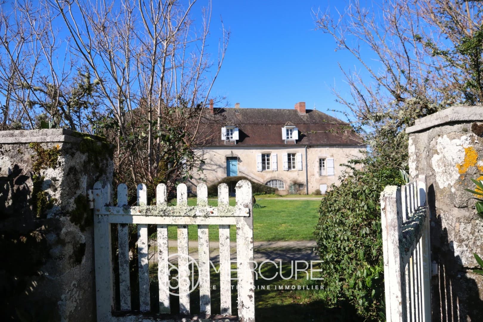 Elegant 16th Century Château With Stunning Views And Expansive Grounds 2