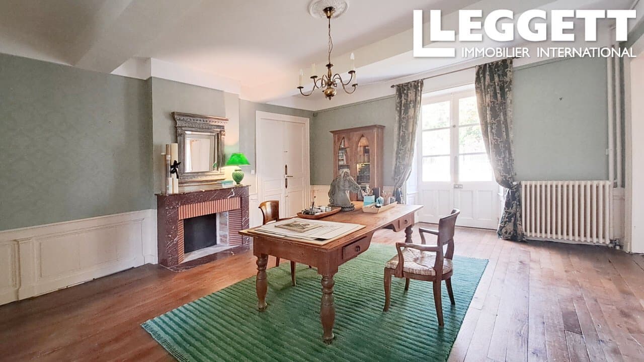 Elegant Manor With Extensive Parkland And Guest House Near Melle 3