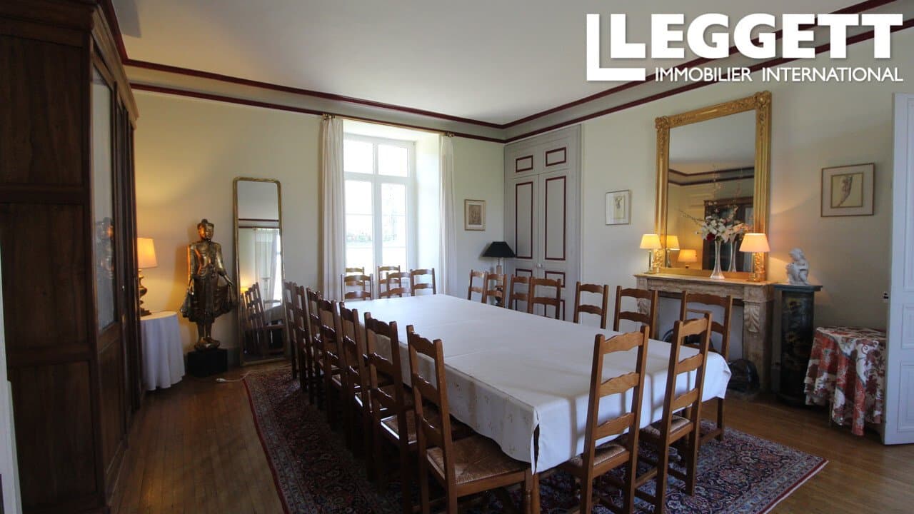 19th Century Château With 20 Bedrooms, Lake, Pool, And Licensed Bar 5