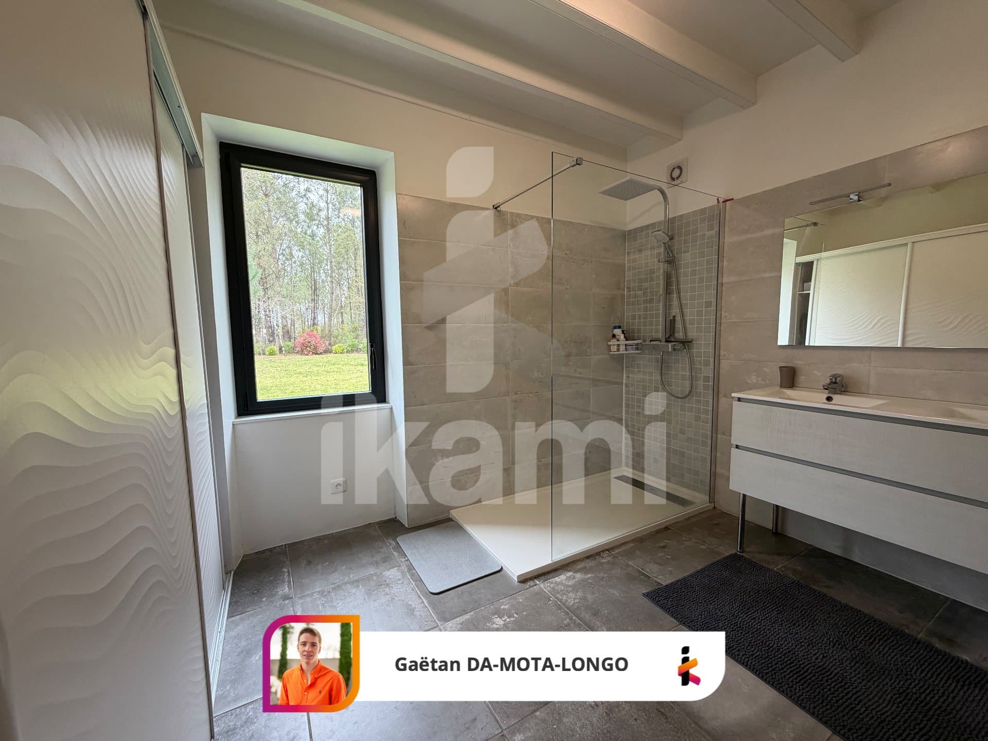 Exceptional Family Property With Buildable Land Over 10,000 M² 5