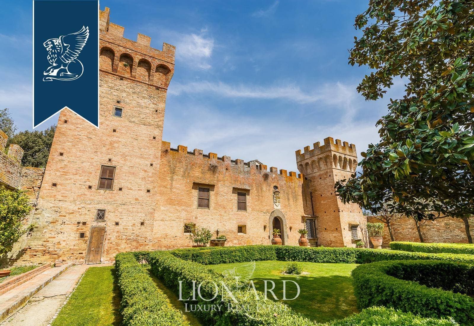 Historic 15th Century Castle With Olive Groves And Vineyards 5