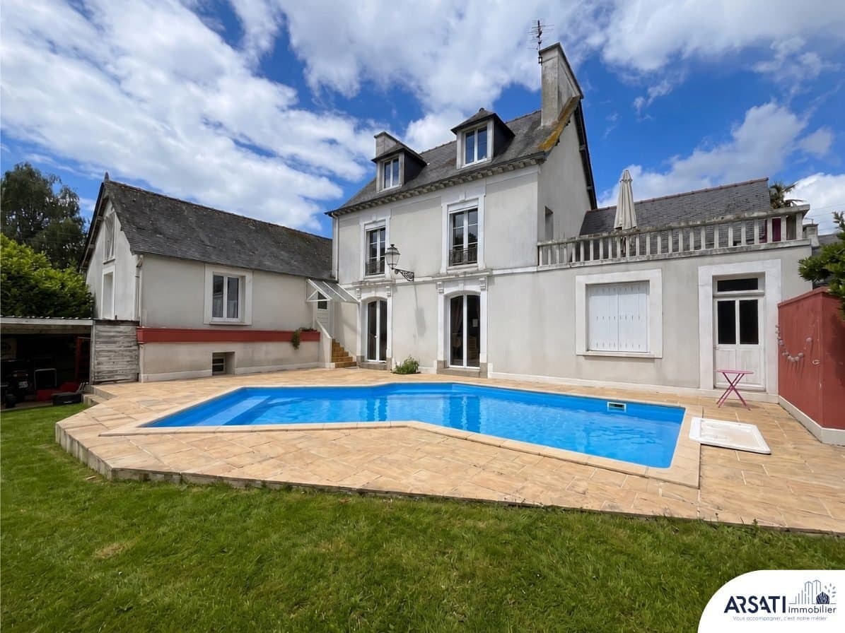 Château Style Character House With Pool And 6 Bedrooms 2